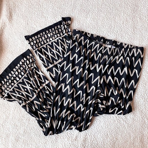 Chico's Pants - Chico's Modern Print Palazzo Pants NWOT